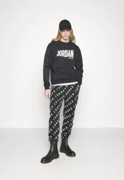 Jordan M J Flt Gfx Flc Crew - Sweatshirt - Black/Phantom/Phantom -Jiaxin Sport Shop 067e9b1dae3c4996862f809d9e95e0d9