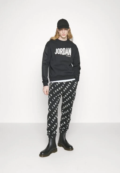 Jordan M J Flt Gfx Flc Crew - Sweatshirt - Black/Phantom/Phantom -Jiaxin Sport Shop 067e9b1dae3c4996862f809d9e95e0d9 scaled