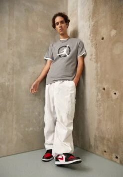 Jordan Crew - Print T-Shirt - Carbon Heather