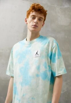 Jordan Ess Crew - Print T-Shirt - Pale Ivory/Pistachio Frost/Bleached Aqua