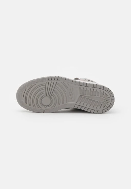 W Air Jordan 1 Zoom Air Cmft - High-Top Trainers - Medium Grey/Black/Reflective Silver/Neutral Grey -Jiaxin Sport Shop 15f2e5dda55f45f2a86d708c0ccbca2c scaled