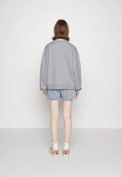 Jordan W J Brkln Flc Crew - Sweatshirt - Dark Grey Heather/White -Jiaxin Sport Shop 1a199c7486114e66b57825e341c6da9b