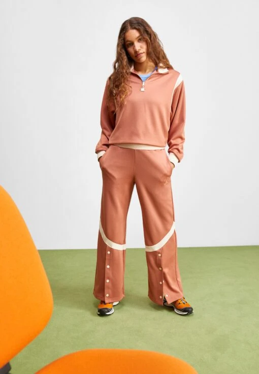 Jordan Suit - Long Sleeved Top - Sky Orange/Guava Ice -Jiaxin Sport Shop 2b4e126dcbf7438498b269303243e6ec scaled