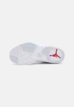 Jordan Max Aura 3 - High-Top Trainers - White/University Red/Pure Platinum/Black -Jiaxin Sport Shop 391ea2aa1c274e72a31d23b6876f64b0