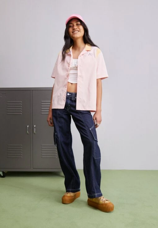 Jordan Button-Down Blouse - Atmosphere/Celestial Gold -Jiaxin Sport Shop 39e77b474d80472faf90960269652584 scaled
