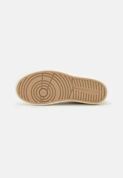 Wmns Jordan Series Es - Trainers - Desert/Coconut Milk -Jiaxin Sport Shop 3bddff17db3240dc8dcc666560fb0af6