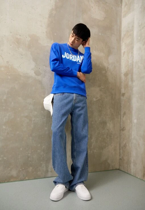 Jordan M J Flt Gfx Flc Crew - Sweatshirt -Jiaxin Sport Shop 44a68988979e483186df86db008026ad scaled