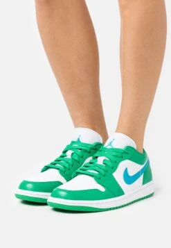 Air Jordan 1- Trainers - Lucky Green/Aquatone/White