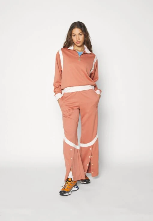 Jordan Suit Pant - Tracksuit Bottoms - Sky Orange/Guava Ice -Jiaxin Sport Shop 4bc01110236244beb58e842c5d236b97 scaled