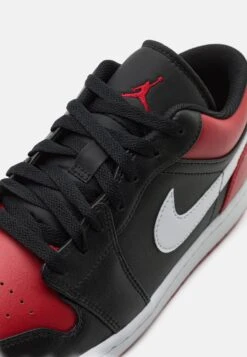 Air Jordan 1 - Trainers - Black/Red/White -Jiaxin Sport Shop 4cb1ee6b6520419fbcc2a4c1e713bcad
