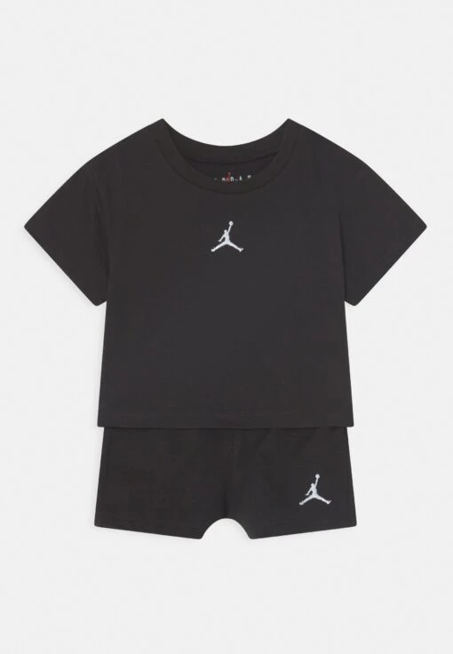 Jordan Essentials Set - Sports Shorts - Black -Jiaxin Sport Shop 4d706fcbec3445c18260f11e6b67b70f scaled