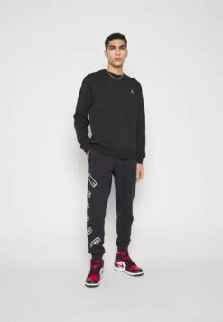 Jordan Crew - Sweatshirt - Black -Jiaxin Sport Shop 518c7d6ca7244346a3db1cffbf1f72c8