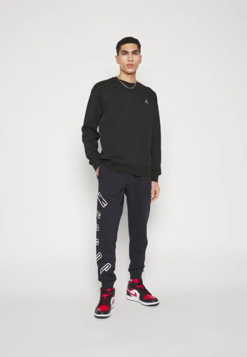 Jordan Crew - Sweatshirt - Black -Jiaxin Sport Shop 518c7d6ca7244346a3db1cffbf1f72c8 scaled