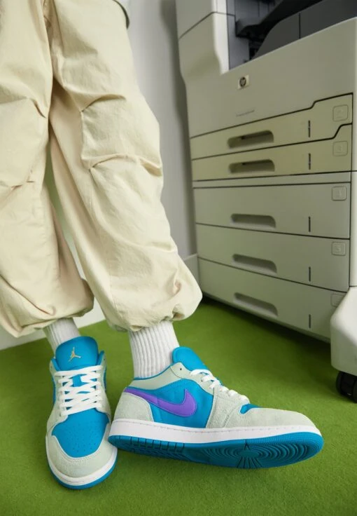 Air Jordan 1 Low Se - Trainers - Pistachio Frost/Celestial Gold/Aquatone/Psychic Purple -Jiaxin Sport Shop 5227e6ffdd4e474386a99a05d87c54f3 scaled