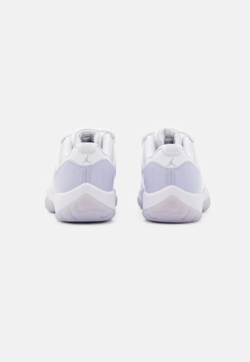 Jordan Air 11 Retro - Trainers - White/Pure Violet -Jiaxin Sport Shop 5974790f29da4502ab42dfa94aad0ae4 scaled