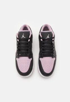 Air Jordan 1 Low Se - Trainers - Black/Iced Lilac/White -Jiaxin Sport Shop 61706b094b6e4303bfb4f1144dcdd66b