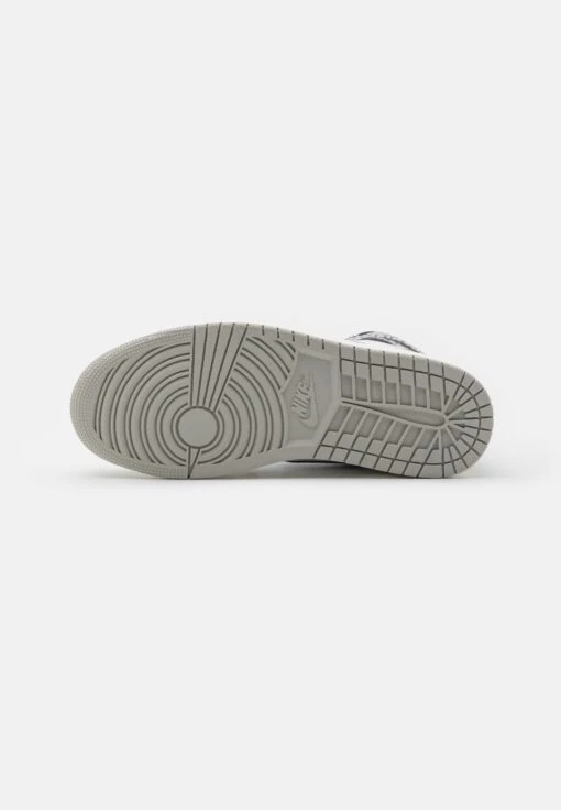 Air Jordan 1 Retro Unisex - High-Top Trainers - Tech Grey/Muslin/Black/White -Jiaxin Sport Shop 67467ba1c654419e83e5a4ba5a8c731a scaled