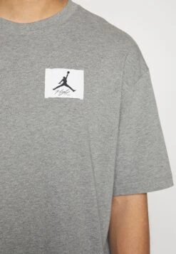 Jordan Basic T-Shirt - Carbon Heather -Jiaxin Sport Shop 705e81b1144e4ad28e7930bb3ddde54d