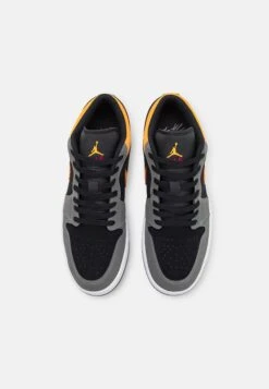 Air Jordan - Trainers - Black/Vivid Orange/Light Graphite/Cardinal Red/White -Jiaxin Sport Shop 728033da45a847e49b7c472b88a04c5c