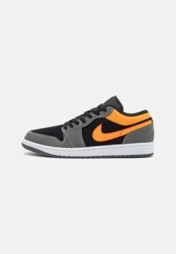 Air Jordan - Trainers - Black/Vivid Orange/Light Graphite/Cardinal Red/White