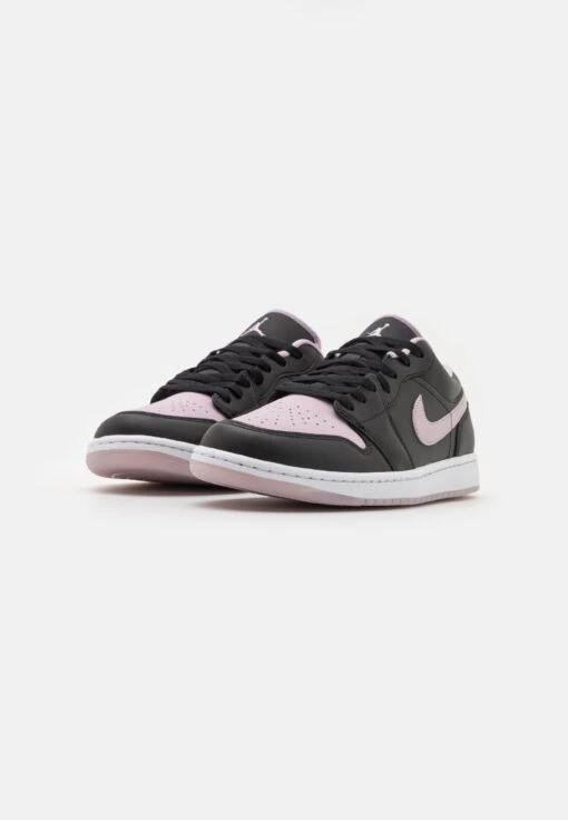 Air Jordan 1 Low Se - Trainers - Black/Iced Lilac/White -Jiaxin Sport Shop 79eefdb617744206b2e586923ab92580 scaled