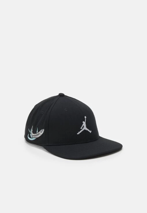 Jordan Pro Member - Cap - Black/White -Jiaxin Sport Shop 7aa419233b604bf4bf5609b67dcf0386 scaled