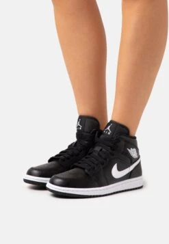 Wmns Air Jordan 1 Mid 365 - High-Top Trainers - Black/White