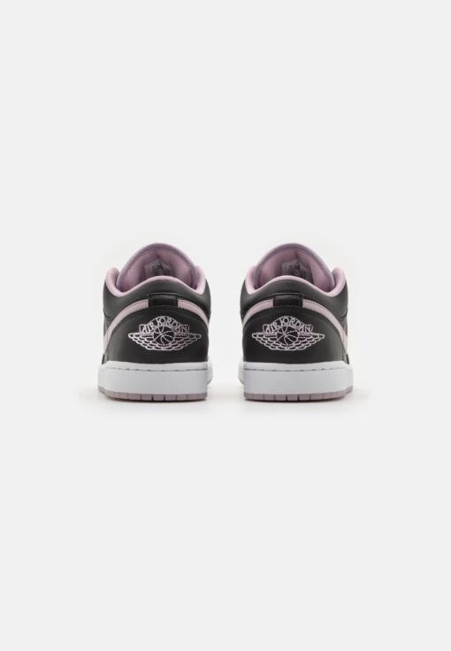 Air Jordan 1 Low Se - Trainers - Black/Iced Lilac/White -Jiaxin Sport Shop 859d62cd45be4c45ae59ec0db14296ab scaled
