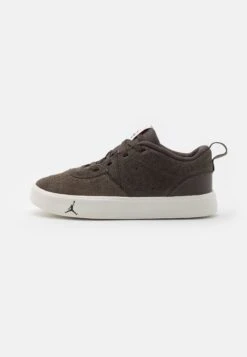 Jordan Series Alt Unisex - Basketball Shoes - Dark Chocolate/University Red/White Sail
