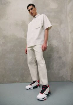 Jordan Max Aura 4 - High-Top Trainers - White/Black/University Red -Jiaxin Sport Shop 8a3f69ce85aa4aeaa9d68119da909826