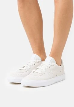 Wmns Jordan Series Es - Trainers - Sail/White