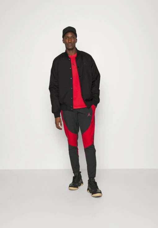 Jordan Varsity - Bomber Jacket - Black -Jiaxin Sport Shop 94a31504e7fe4622a1870e10dbc806d1 scaled