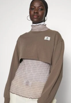 Jordan Crop Tee - Long Sleeved Top - Palomino -Jiaxin Sport Shop 99cb77641cc44fc6b418a1bf8795092d