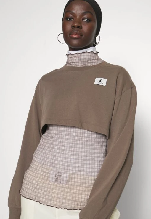 Jordan Crop Tee - Long Sleeved Top - Palomino -Jiaxin Sport Shop 99cb77641cc44fc6b418a1bf8795092d scaled