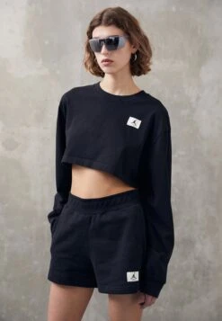 Jordan Crop Tee - Long Sleeved Top - Black