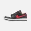 Air Jordan 1 - Trainers - Black/Fire Red/White