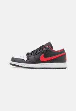 Air Jordan 1 - Trainers - Black/Fire Red/White