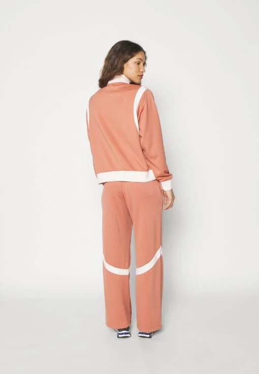 Jordan Suit Pant - Tracksuit Bottoms - Sky Orange/Guava Ice -Jiaxin Sport Shop abcc4687d08d4197ae5958ed4324b607 scaled
