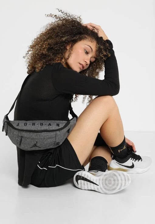 Jordan Air Crossbody Unisex - Bum Bag - Carbone Heather -Jiaxin Sport Shop b2a931004a9244d082ee15d64e0dd2f1
