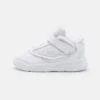 Jordan Max Aura 4 Unisex - Basketball Shoes - White/Pure Platinum -Jiaxin Sport Shop b42ffb75b0e84628a95ea038adf7b8fe