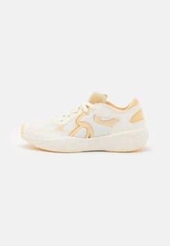 Wmns Jordan Delta 3 Low - Trainers - Coconut Milk/Sail/Pale Vanilla