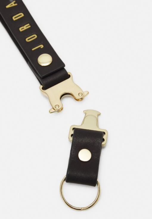 Jordan Luxe Lanyard - Keyring - Black/Metallic/Goldcolred -Jiaxin Sport Shop bd1d8d94f5dc4f359e7a774584804f11 scaled