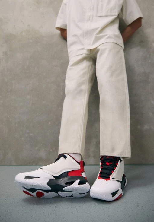 Jordan Max Aura 4 - High-Top Trainers - White/Black/University Red -Jiaxin Sport Shop c47cd5a44f19432fb8075762f70f695c scaled