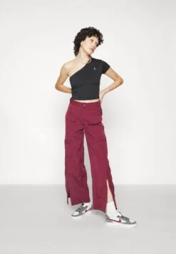 Jordan Utility Pant - Cargo Trousers - Cherrywood Red/Canyon Pink -Jiaxin Sport Shop c9b767a680204dedb016ee83d7f3ec39