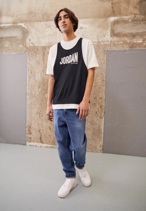 Jordan Print T-Shirt - White/Black -Jiaxin Sport Shop cadb7611ebf848419713fd07dc208a51 scaled