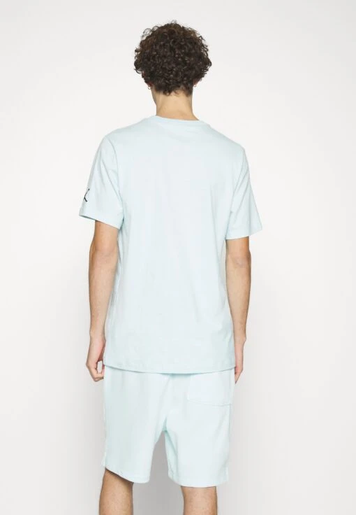 Jordan Crew - Print T-Shirt - Glacier Blue/Sundial -Jiaxin Sport Shop cb4e1032cd79436b88d7df4fbe860145 scaled