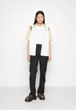 Jordan Button-Down Blouse - Sail/Team Gold/Brown Kelp -Jiaxin Sport Shop cbe46c89d8cf45f19a4a5a04fe1cb8ce