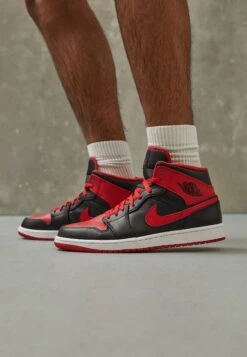 Air Jordan 1 - High-Top Trainers - Black/Fire Red/White