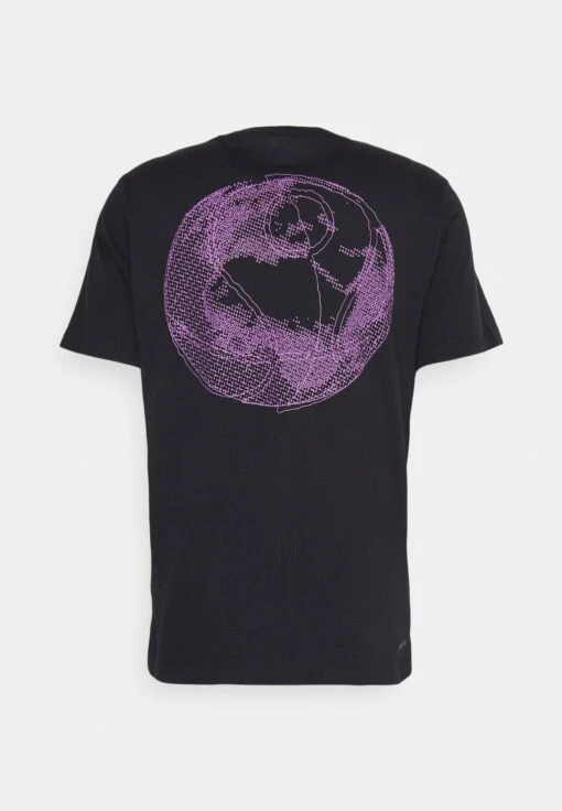 Jordan Crew - Print T-Shirt - Black/Rush Fuchsia -Jiaxin Sport Shop d9e1e425ffc74fa091177a37b75cb2a2 scaled