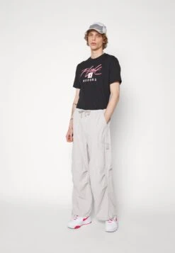 Jordan Crew - Print T-Shirt - Black/Red